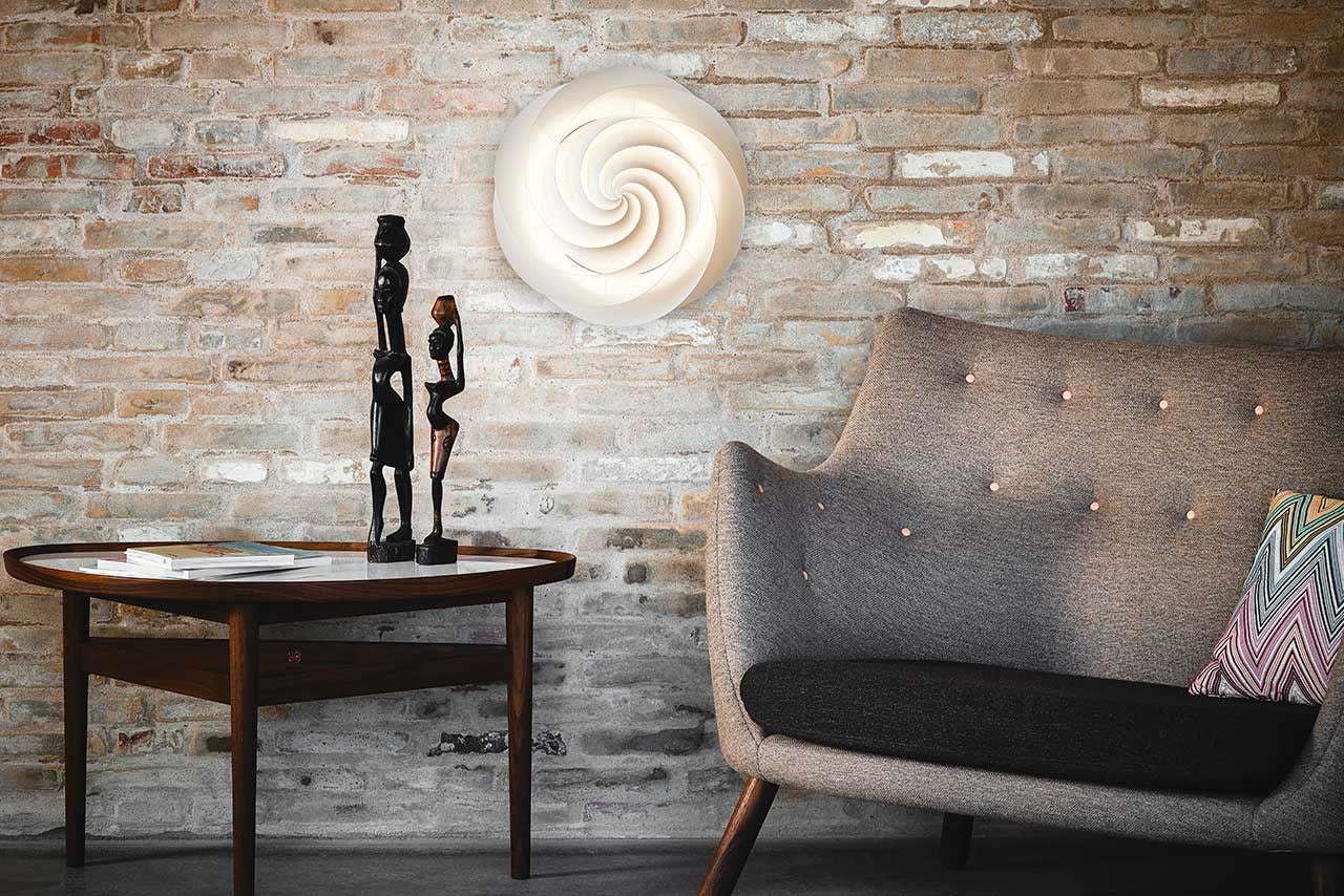 LeKlint1320_Swirl_wall_lamp_plafond_lifestyle1